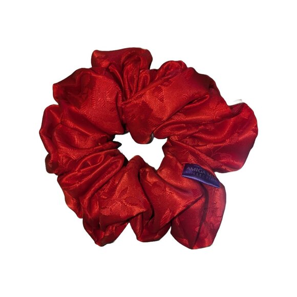 Large satin scrunchies bright red color hand crafted - Picture 4 of 4